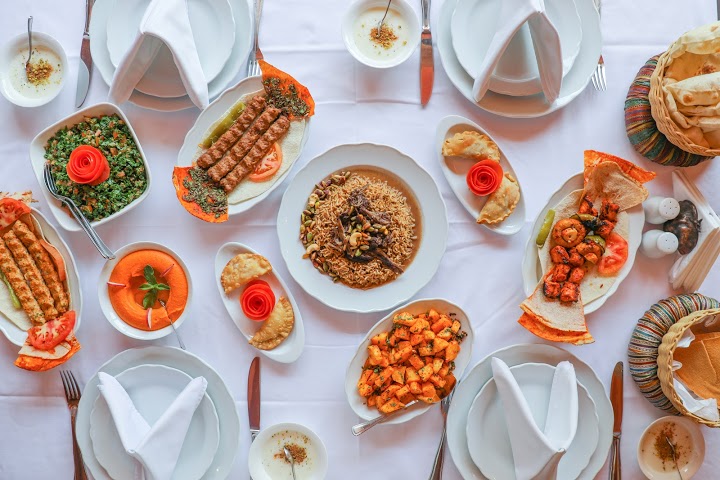 مطعم المياس من أكثر 10 مطاعم لبنانية في الرياض رومانسيه